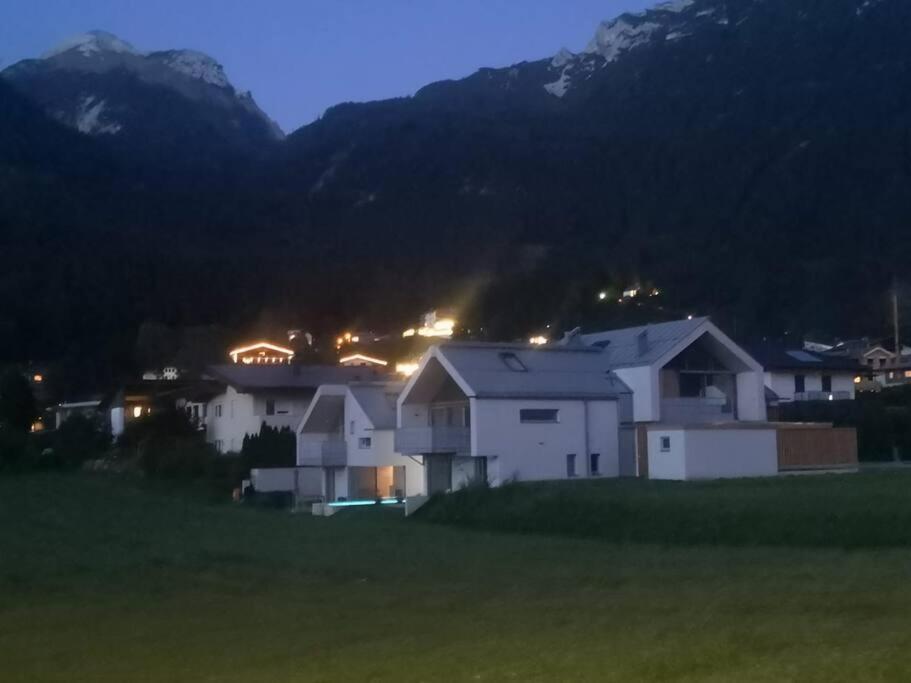 Urban Mountain Chalet With Lake View Maurach  Eksteriør billede